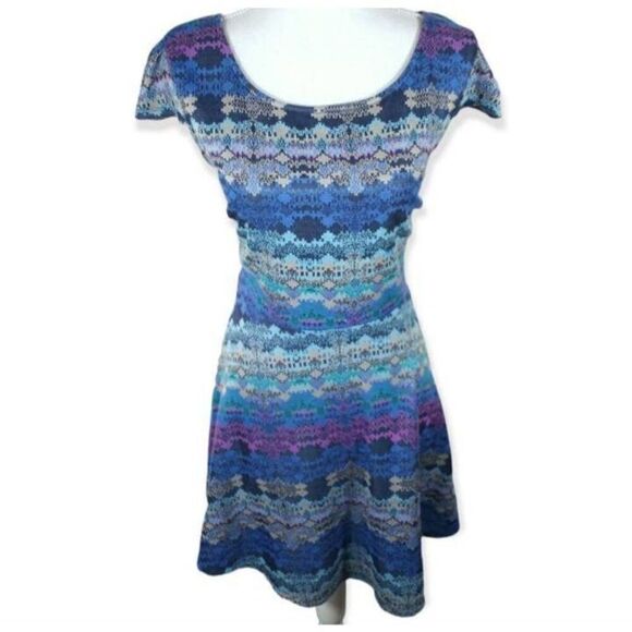 CITY TRIANGLES BLUE & PURPLE PRINTED CRISSCROSS BACK FIT & FLAIR DRESS SZ.13 JUN - Picture 1 of 7